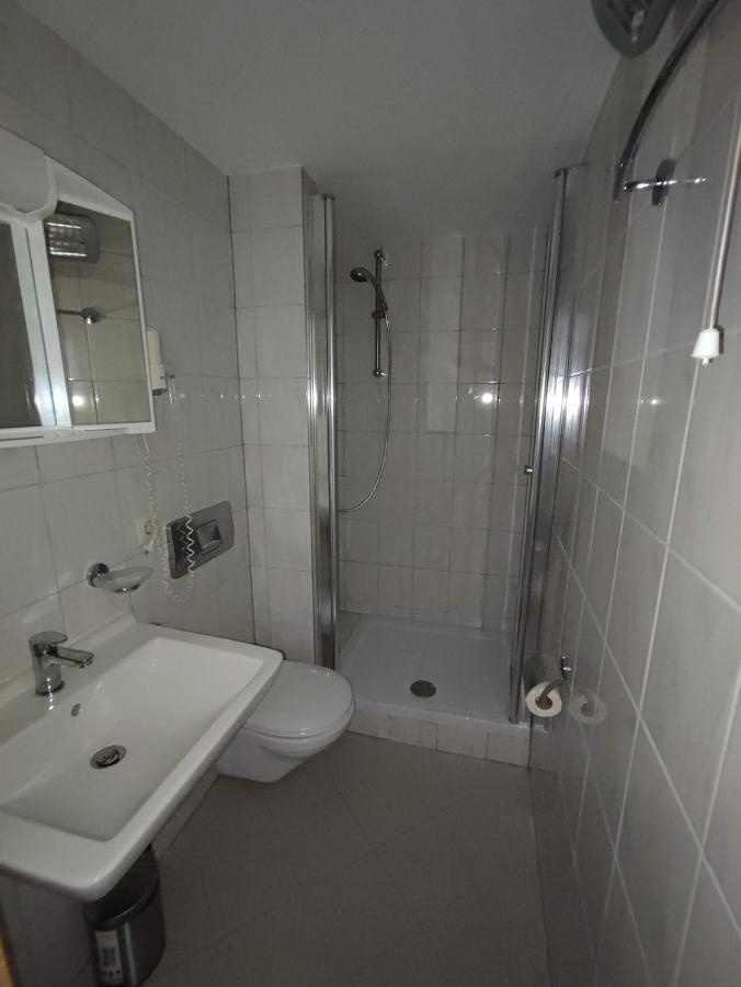 Hotel Schiff Ращат Екстериор снимка